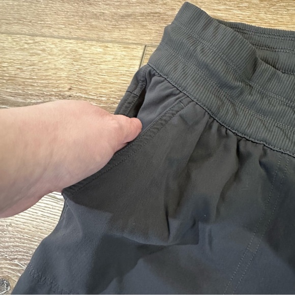 The North Face Women’s Cropped Dark Gray Dri-Fit Pull-On Pants Size XL GUC - Picture 4 of 9